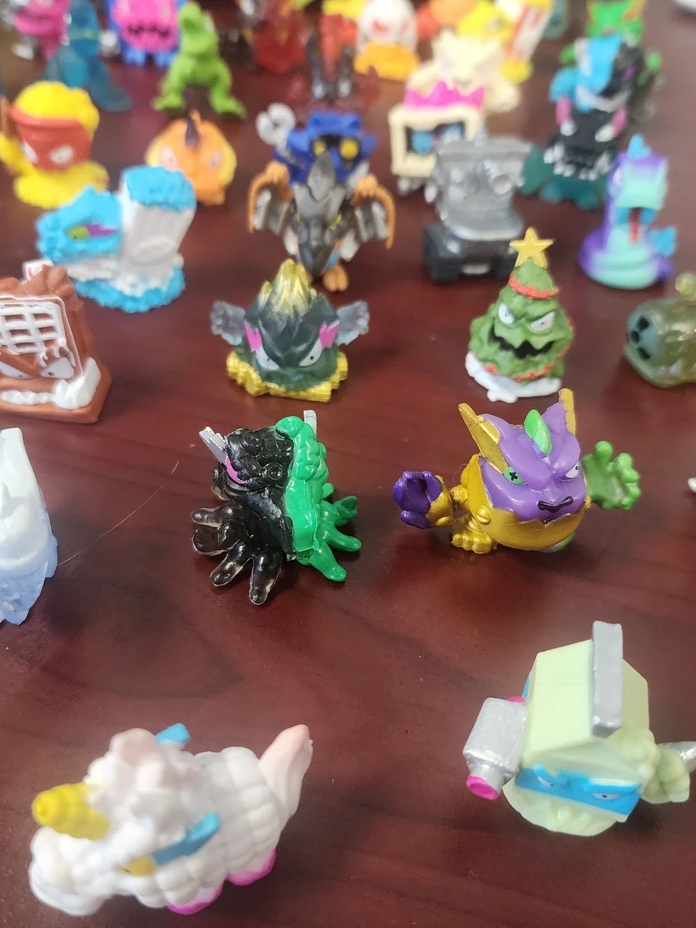 Mr BEAST LAB SWARMS Figures  Multi-Color Toy Figures